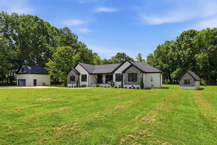 Property Photo: 309 Pickle Rd TN 37160