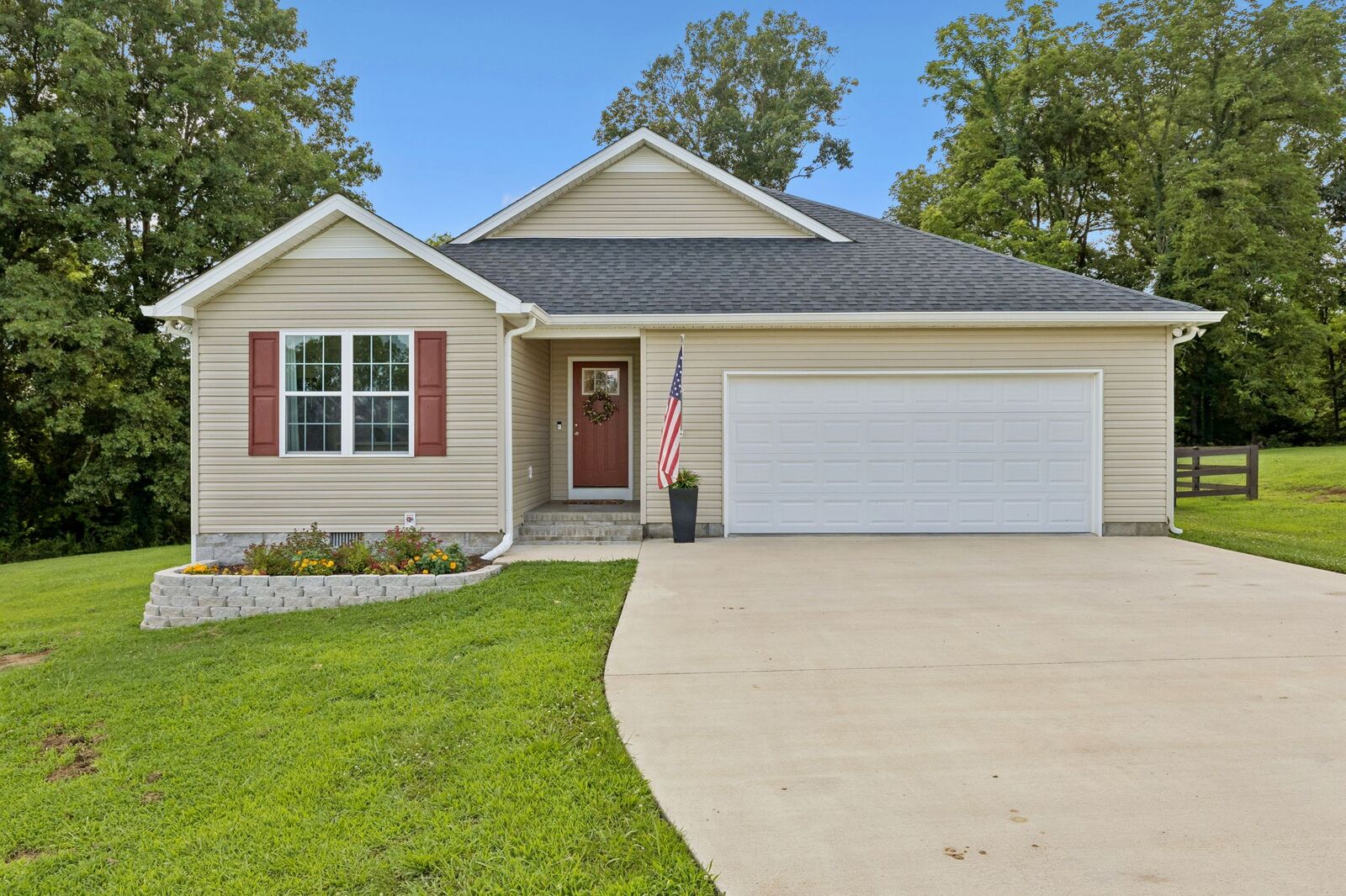 Property Photo: 111 Fiddlers Ct TN 38478