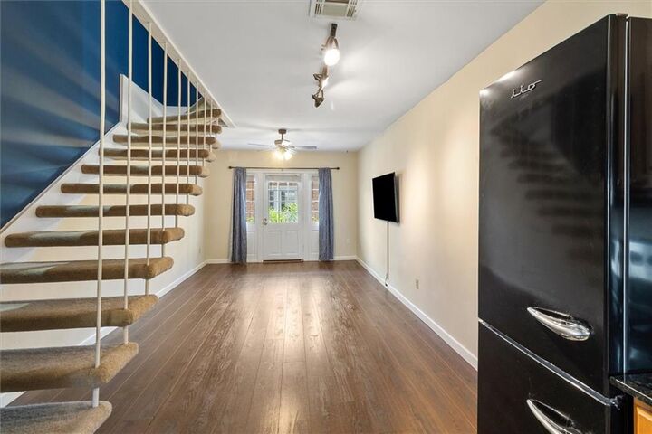Property Photo: 301 Seattle Street 11 LA 70124