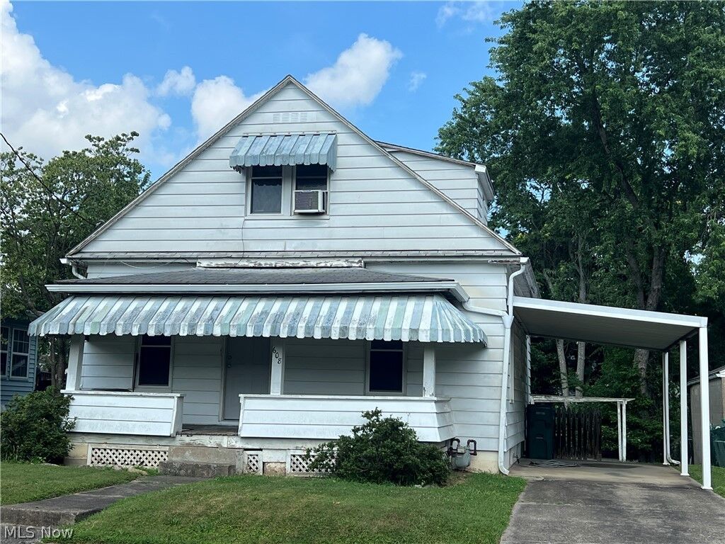 Property Photo:  608 Putnam Street  WV 26101 