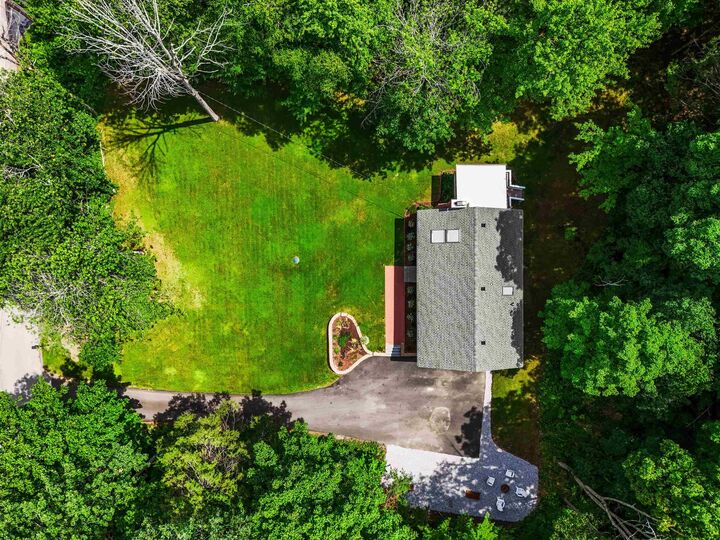 Property Photo: 20 Hawkview Road NH 03051