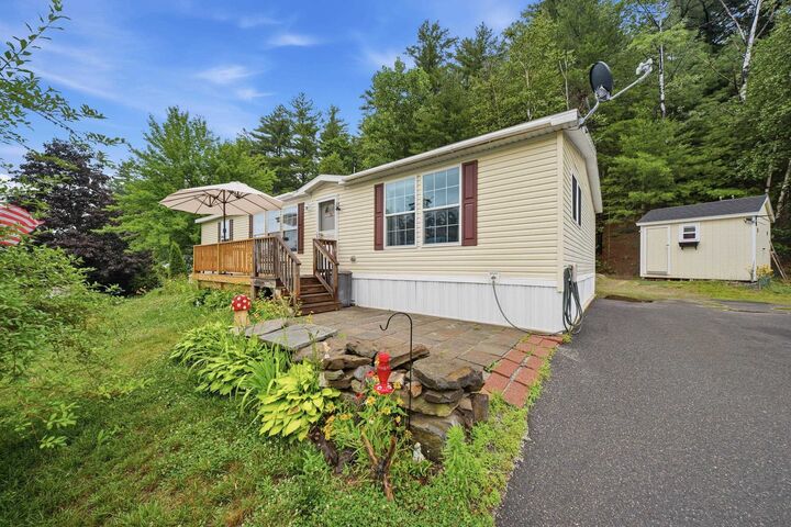 Property Photo:  26 Melendy Road  NH 03055 