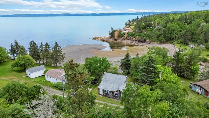 1218 Bennetts Bay Road — photo 1