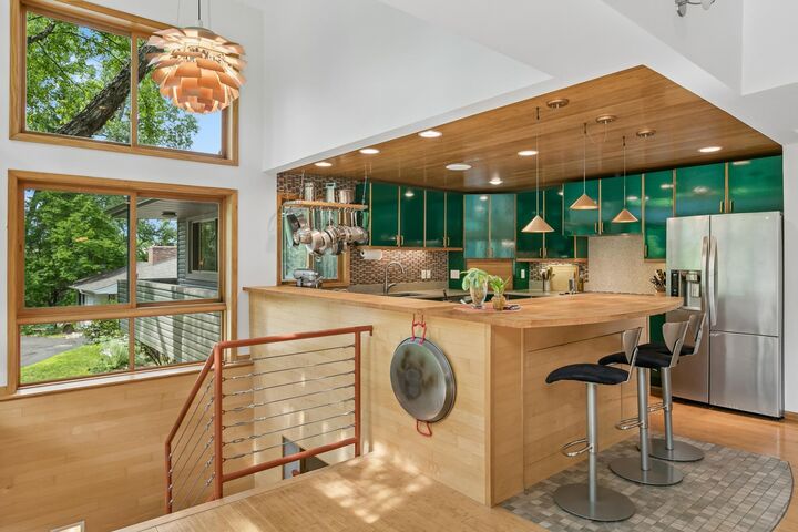 Property Photo:  5020 Colonial Drive  MN 55416 