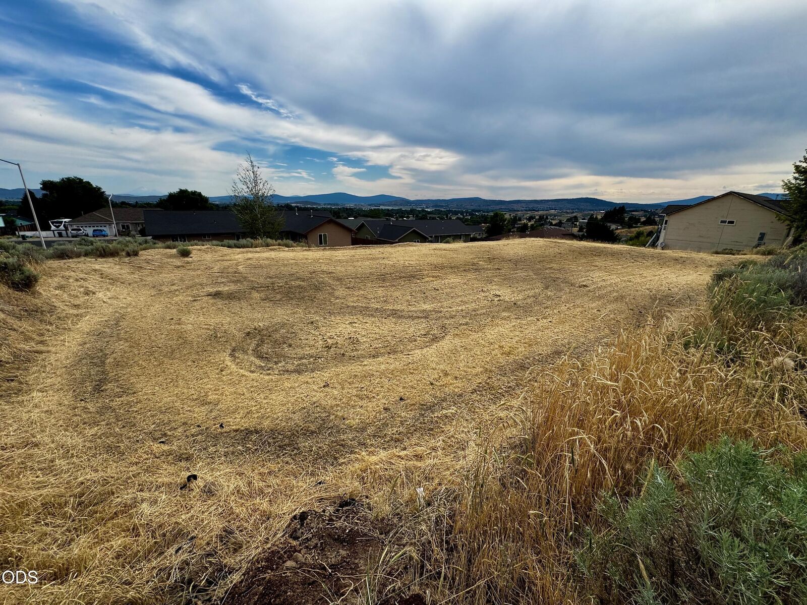 Property Photo:  866 Westview Drive  OR 97603 