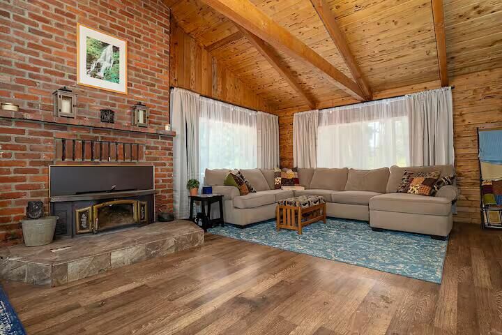 Property Photo:  26654 Rocky Point Road  OR 97601 