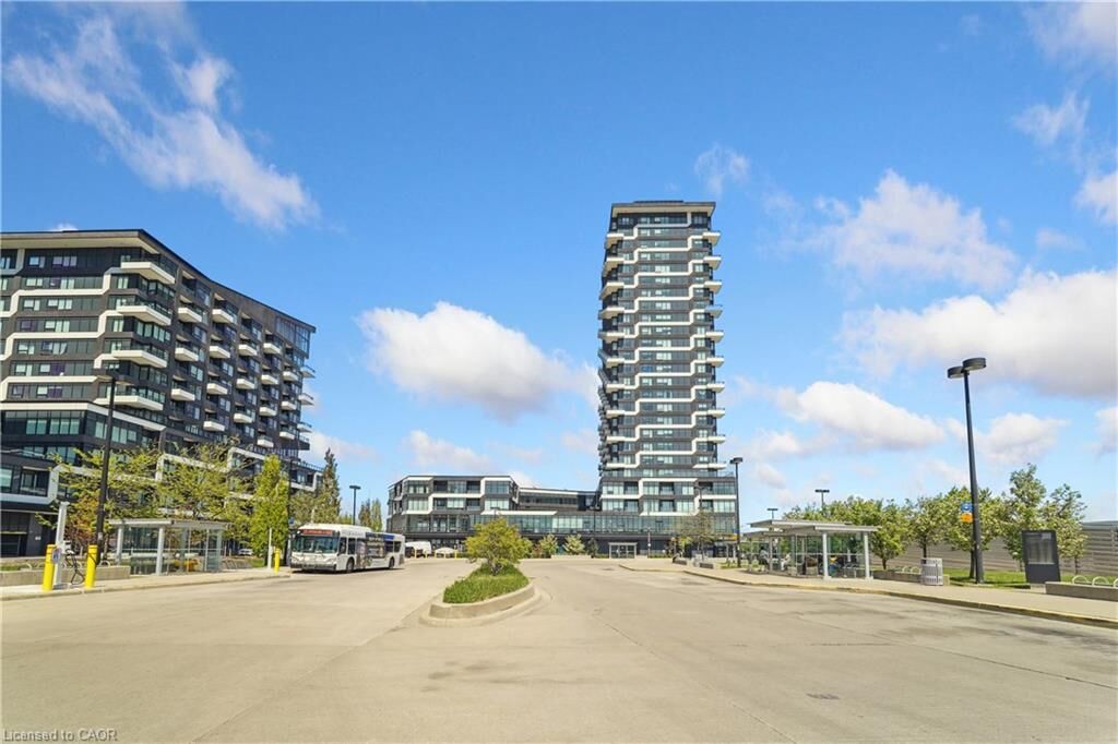 Property Photo:  297 Oak Walk Drive 1605  ON L6H 3R6 
