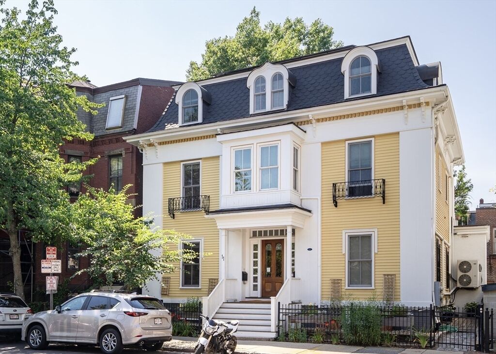 Property Photo:  11 Magazine B  MA 02139 