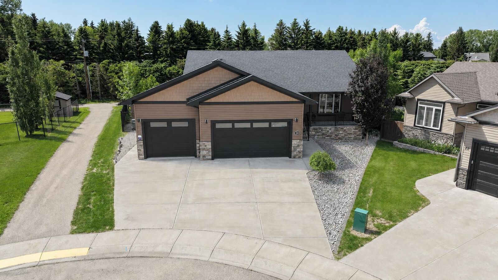 Property Photo:  24 Vermont Close  AB T4H 0C3 