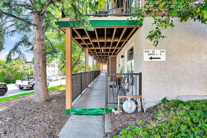 Property Photo: 1515 23 Avenue SW 4 AB T2T 0T8