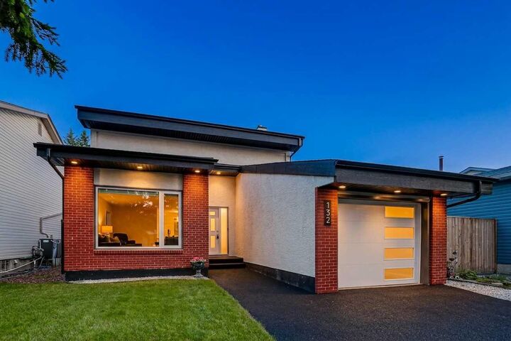 Property Photo:  132 Woodglen Way SW  AB T2W 4T3 