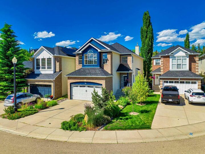 Property Photo: 30 Discovery Ridge Gardens SW AB T3H 5L6