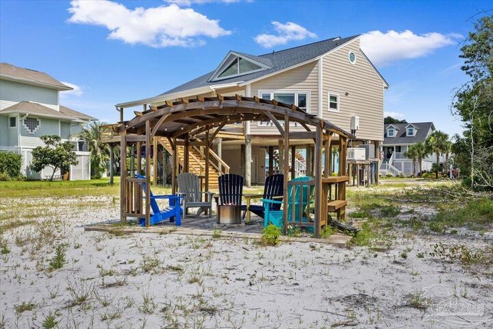 Property Photo: 7817 Petersen Pt Rd FL 32583