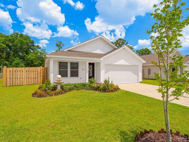 Property Photo: 5400 Horizons Edge Ln FL 32583