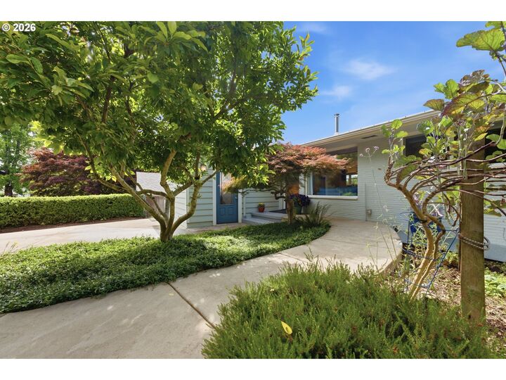 Property Photo: 7100 SE Harrison Ct OR 97215
