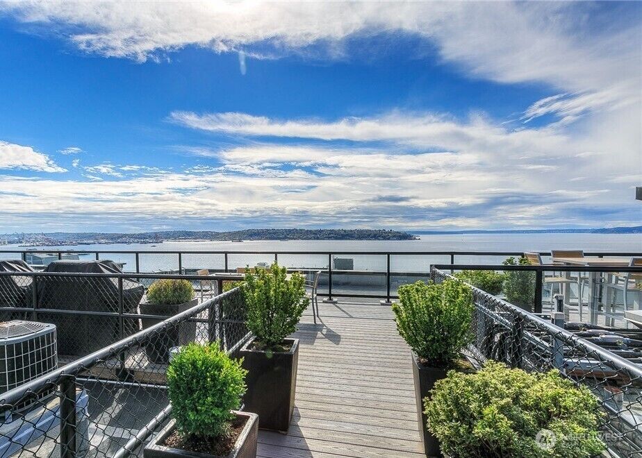 Property Photo: 2721 1st Avenue 409 WA 98121