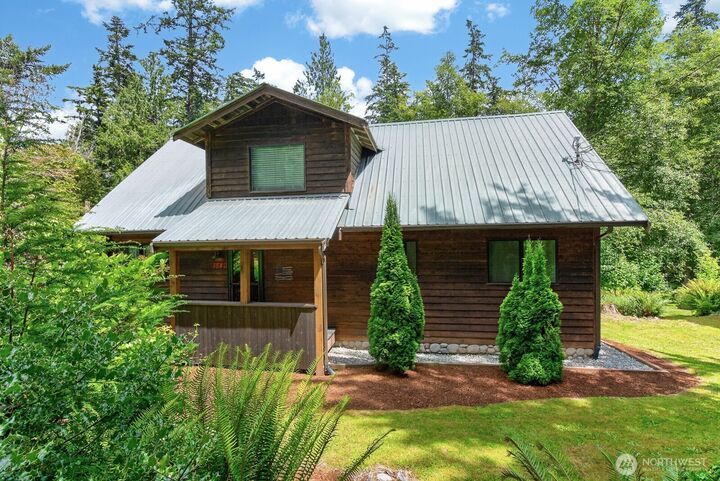 Property Photo:  1649  Hemlock Drive  WA 98282 