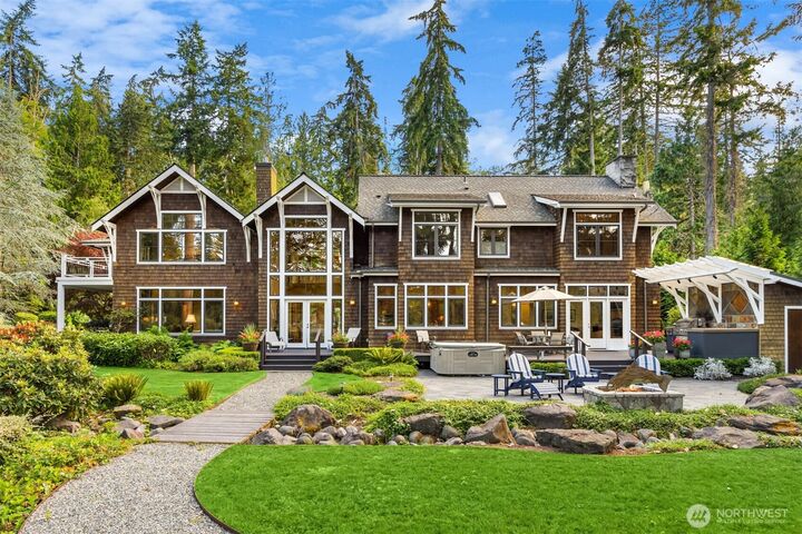 Property Photo: 10374 Country Club Road WA 98110