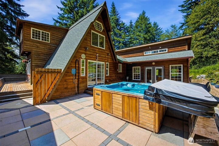 Property Photo:  33217  Mount Tahoma Canyon Road E  WA 98304 