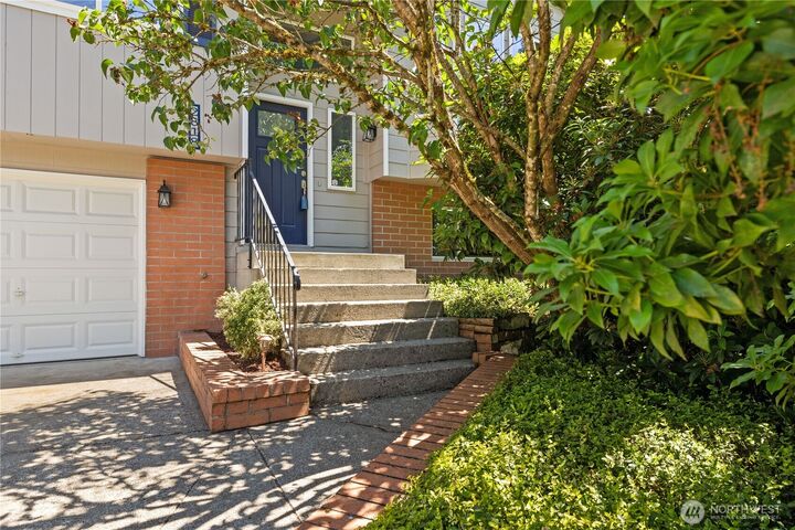Property Photo:  2818  111th Place SE  WA 98208 