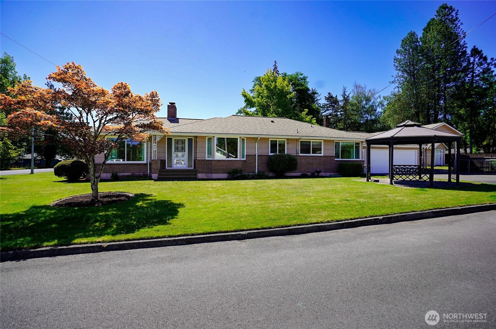 Property Photo: 102 Laurel Place WA 98632