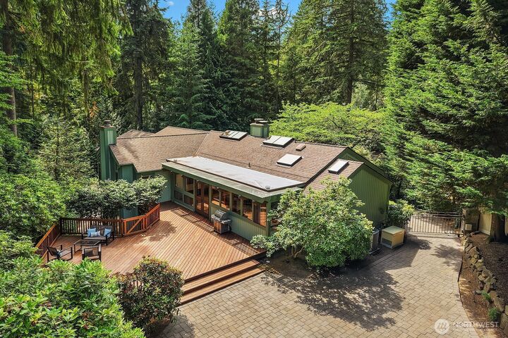 Property Photo:  3825  132nd Avenue NE  WA 98005 