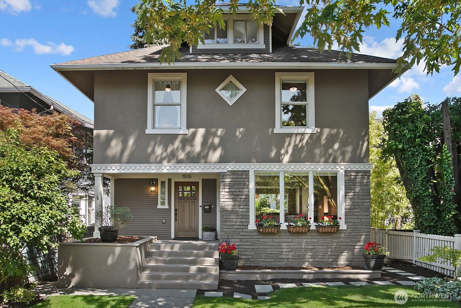 Property Photo:  1506  17th Avenue E  WA 98112 