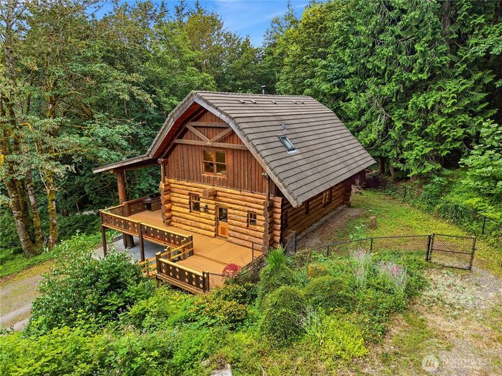 Property Photo: 5931 290th Avenue SE WA 98027