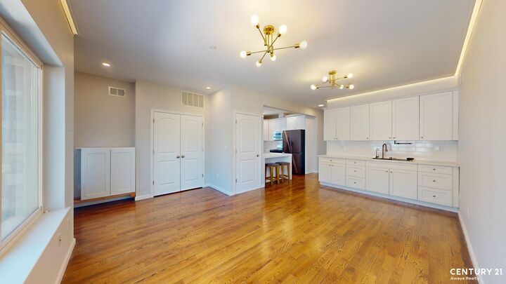 Property Photo:  109 Gower Street  NY 10314 