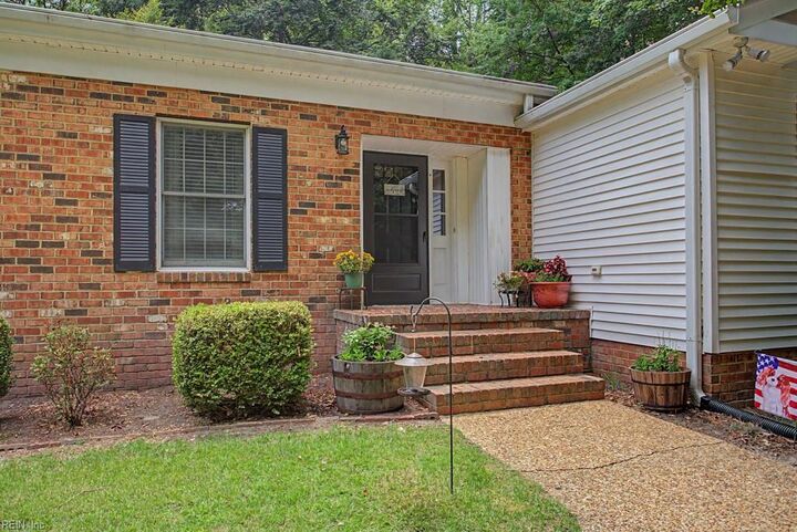 Property Photo:  101 Greenwood Dr  VA 23185 