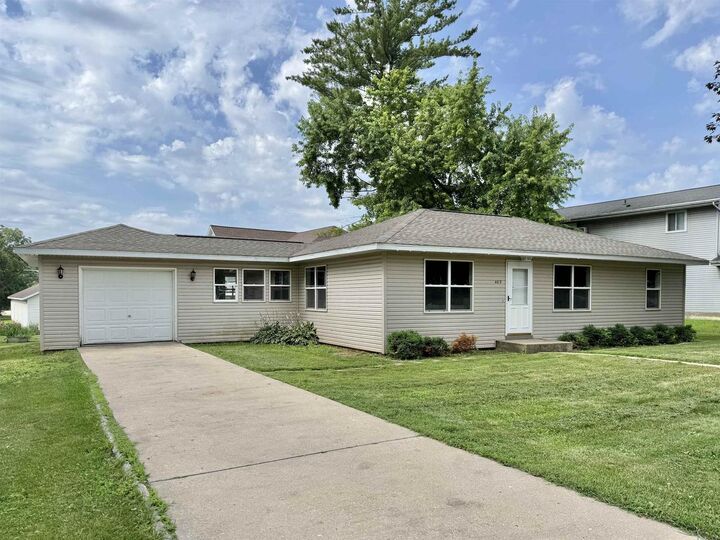 Property Photo: 405 E Madison Street WI 53523