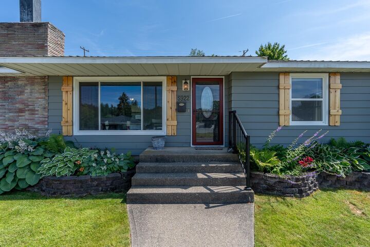 Property Photo: 5922 N Montevista Pl WA 99205