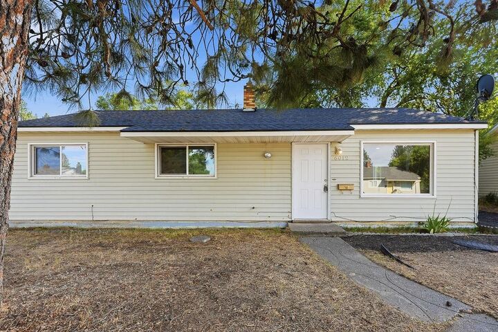 Property Photo: 6012 N Greenwood Blvd WA 99205