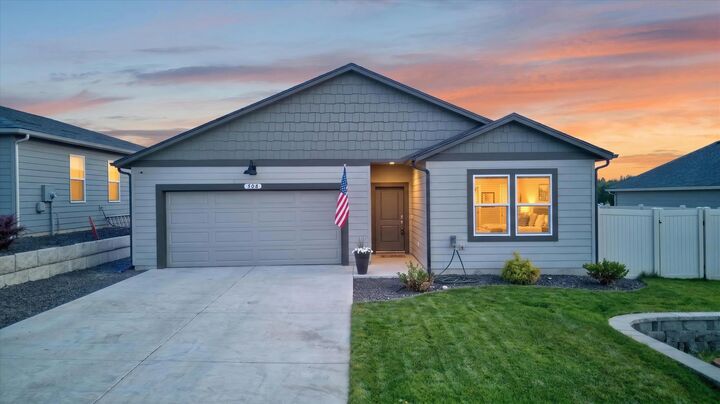 Property Photo:  508 E K St  WA 99006 