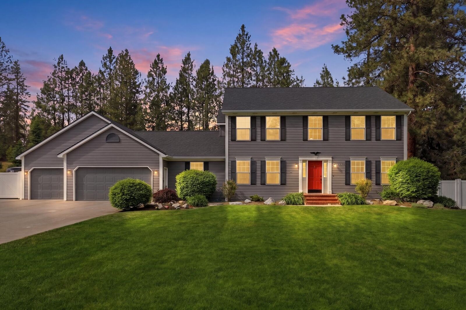 Property Photo: 5113 E Zeus Ct WA 99021
