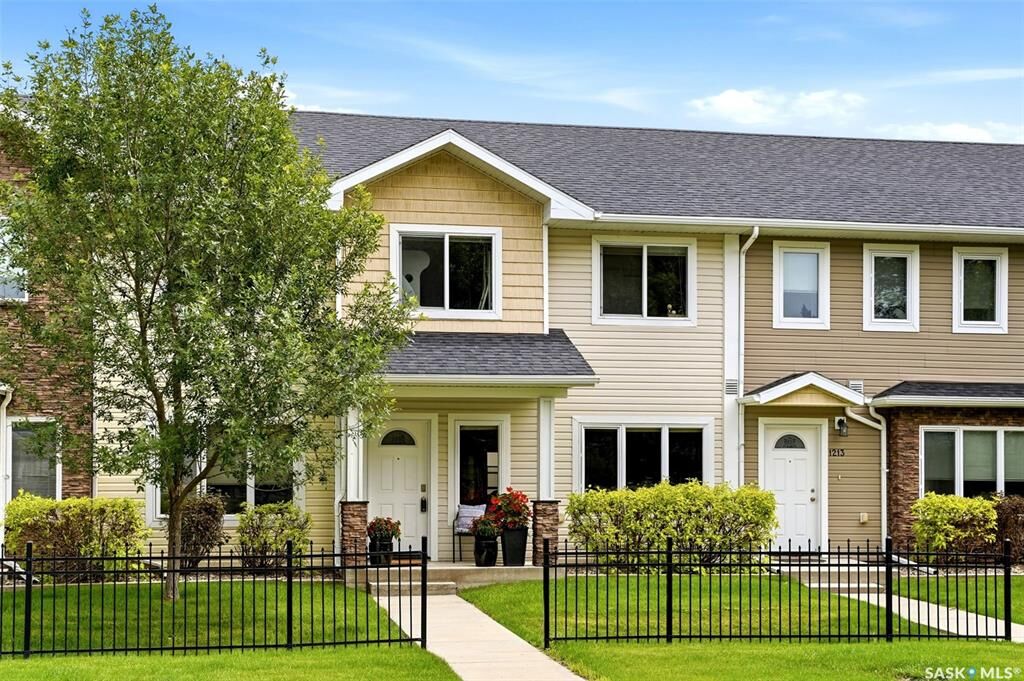 Property Photo: 1209 Grey Street SK S4T 1G7