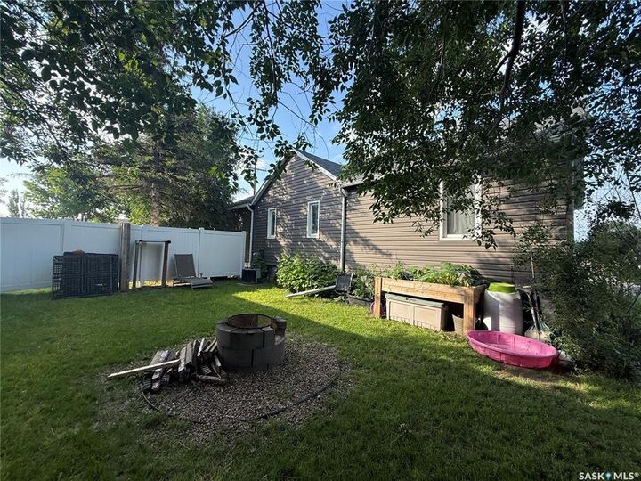 Property Photo:  119 7th Avenue E  SK S0L 1S0 