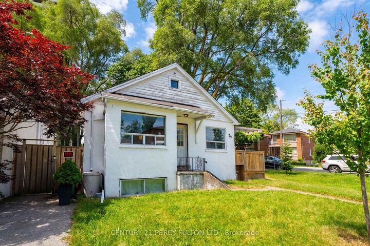 Property Photo: 74 St. Dunstan Drive ON M1L 2V5