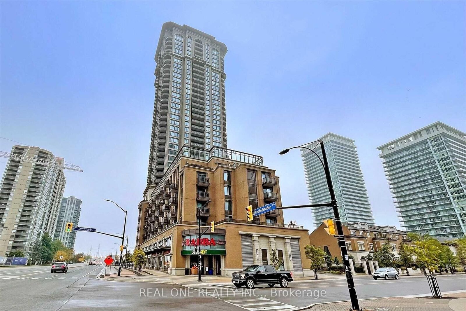 Property Photo: 385 Prince Of Wales Drive 1311 ON L5B 0C6