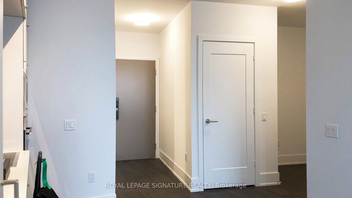Property Photo:  10 York Street 5601  ON M5J 2L9 