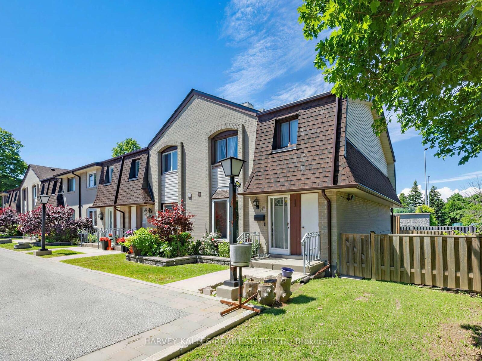 Property Photo: 21 Livonia Place 116 ON M1E 4W5