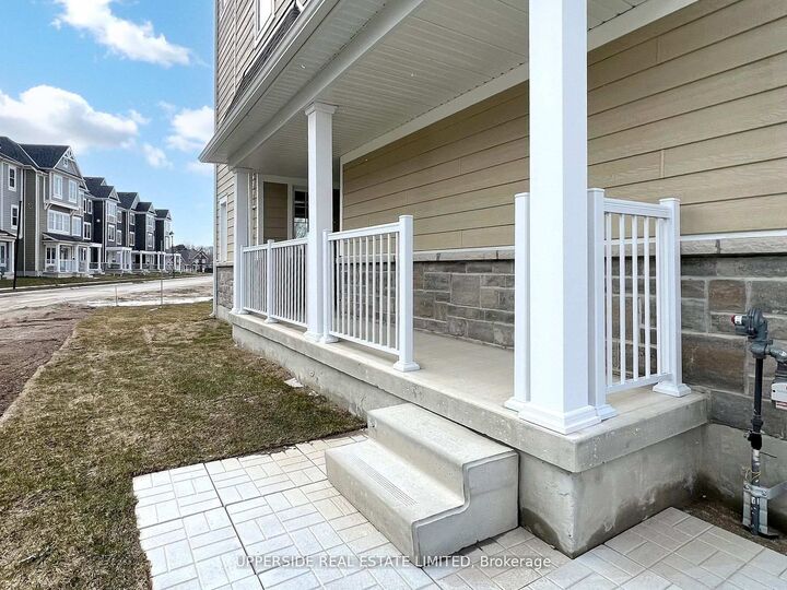 Property Photo: 18 Lana Circle ON L9Z 0L2