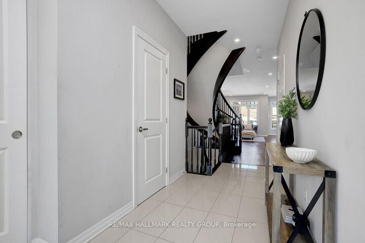 Property Photo: 317 Lysander Place ON K1K 3X8
