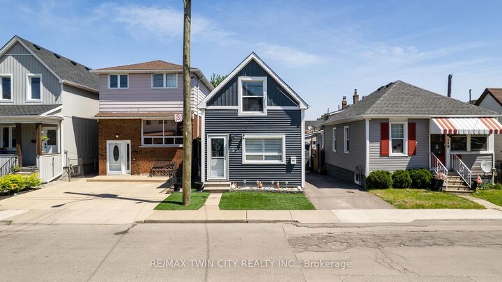 Photo de la propriété:  23 Britannia Avenue  ON L8H 1W3 