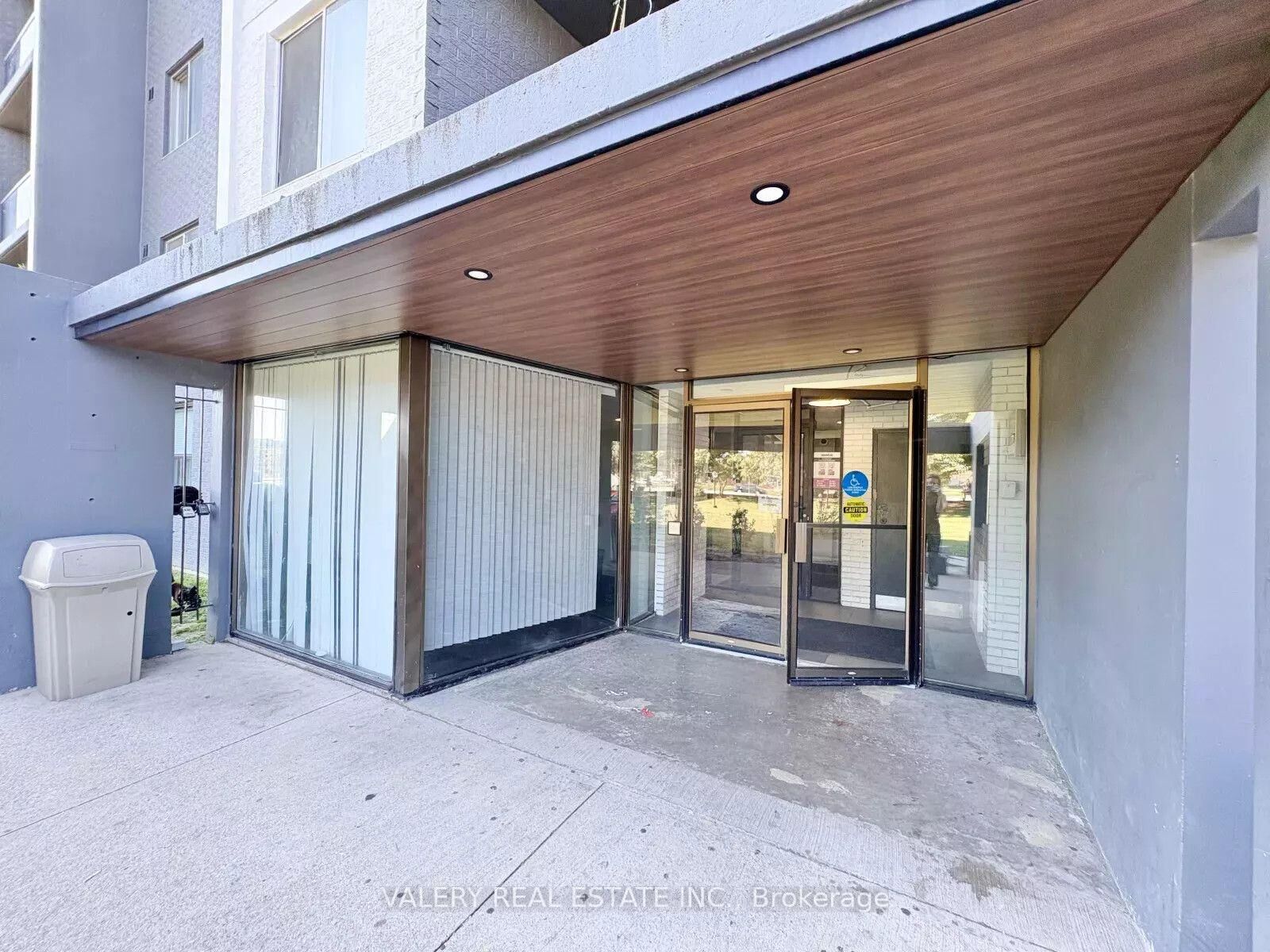 Property Photo:  294 Chandler Drive 1503  ON N2E 2K1 