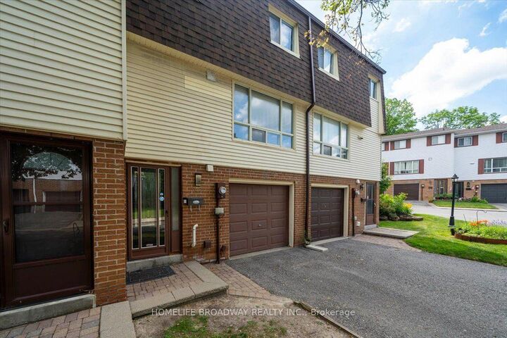 Property Photo: 62 Jenny Wrenway N/A ON M2H 2Y9
