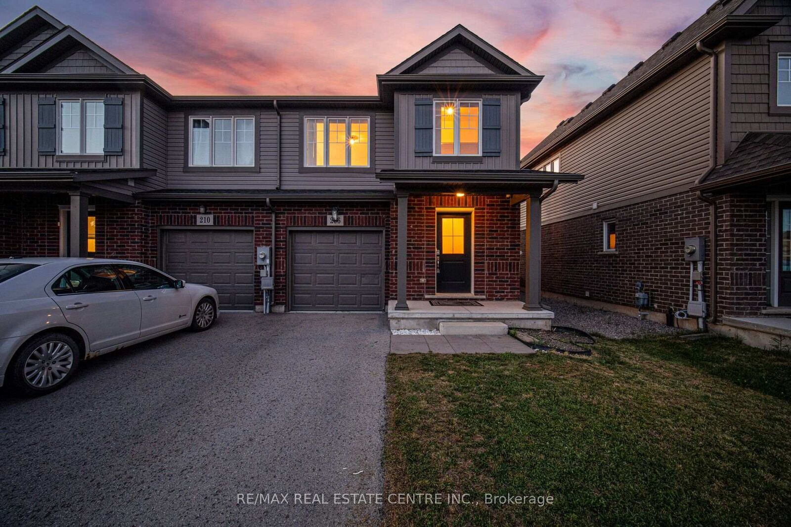 Property Photo: 206 Heron Street ON L3C 0G7