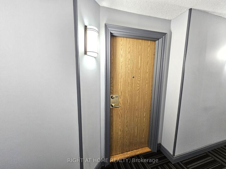 Photo de la propriété: 300 Alton Towers Circle 901 ON M1V 4X9