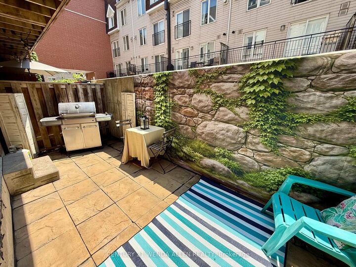Property Photo:  20 Laidlaw Street 1117  ON M6K 1X2 