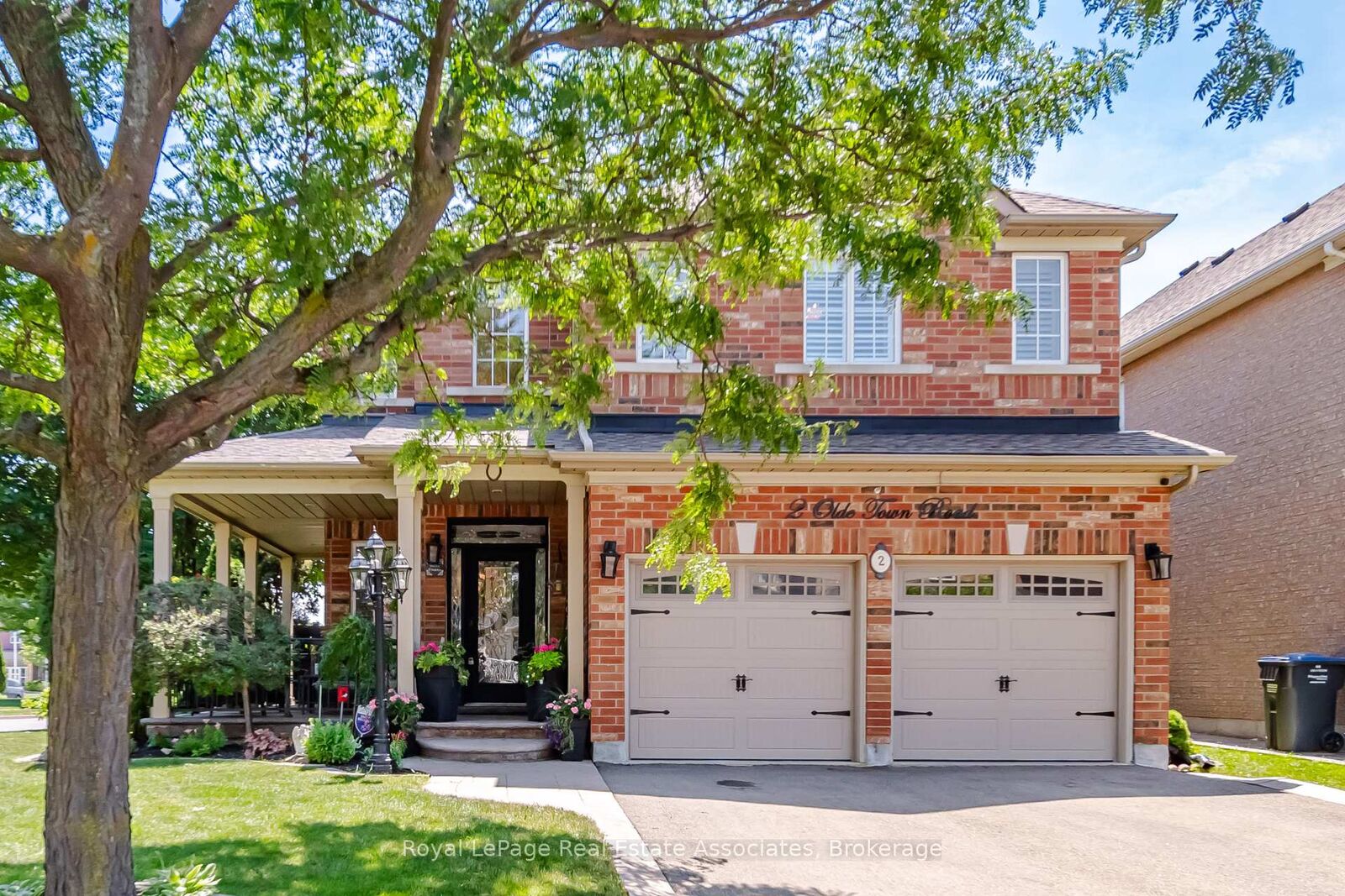 Property Photo: 2 Olde Town Road ON L6X 4V3
